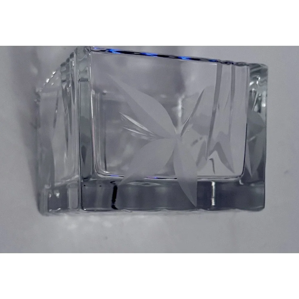 Mikasa Crystal Square 4x4x4 Trinket Box Crisscross‎ bottom Leaves